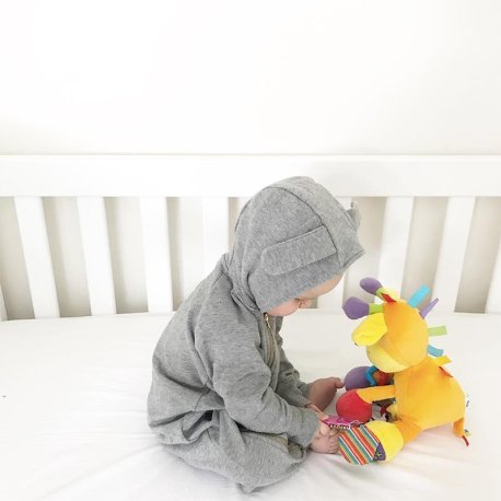 عروسک زرافه جغجغه ای پلی گرو Playgro