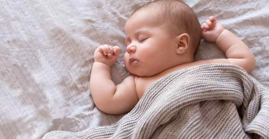 دلایل اصلی نخوابیدن نوزاد و راه حل مناسب برای آن